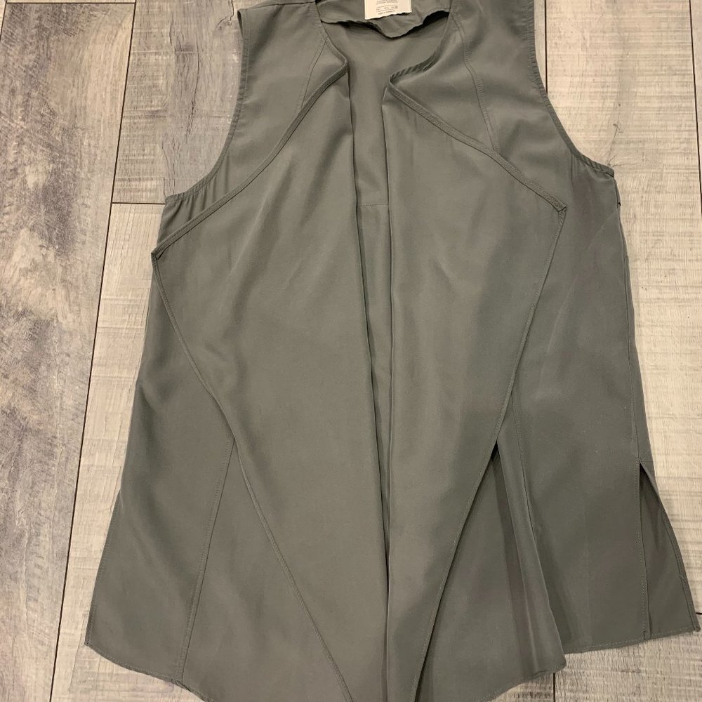 Bershka vest size large